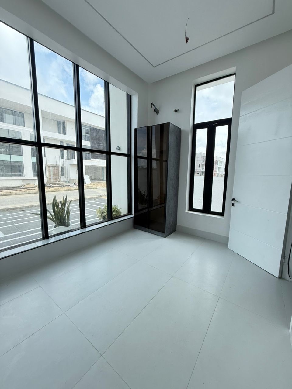 5 BEDROOM SEMI-DETACHED DUPLEX WITH SWIMMING POOL FOR SALE