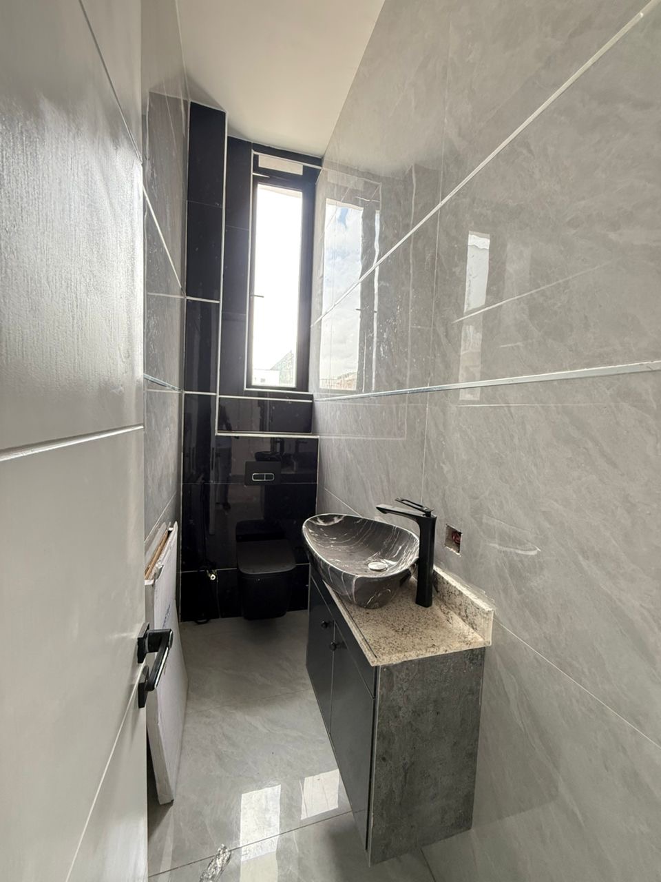 5 BEDROOM SEMI-DETACHED DUPLEX WITH SWIMMING POOL FOR SALE