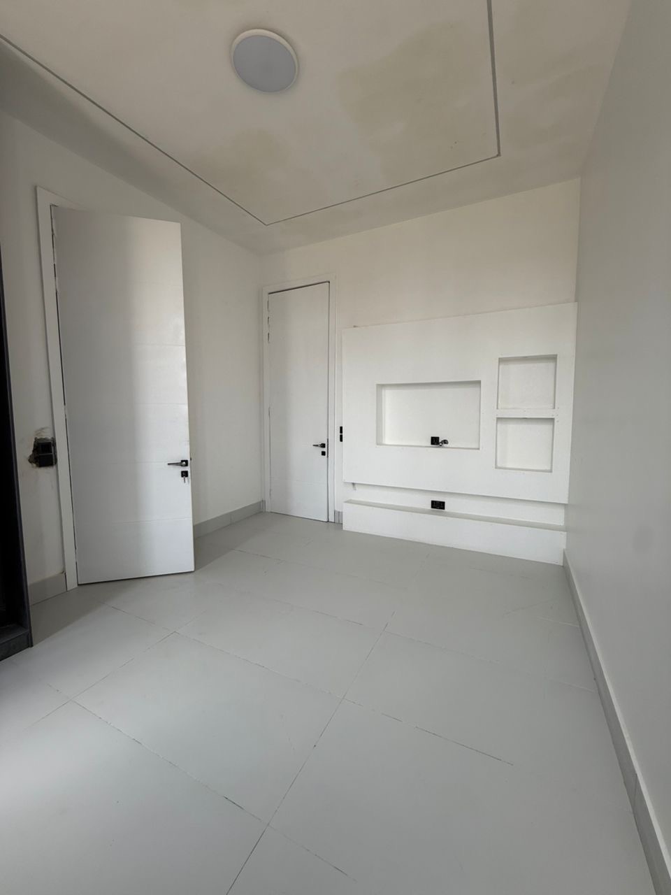 5 BEDROOM SEMI-DETACHED DUPLEX WITH SWIMMING POOL FOR SALE