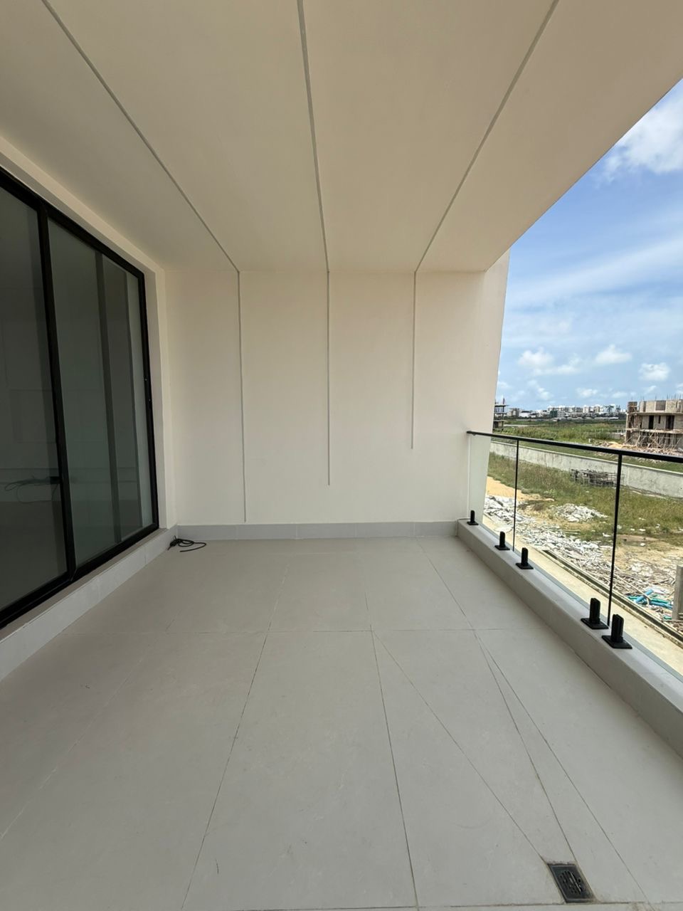 5 BEDROOM SEMI-DETACHED DUPLEX WITH SWIMMING POOL FOR SALE