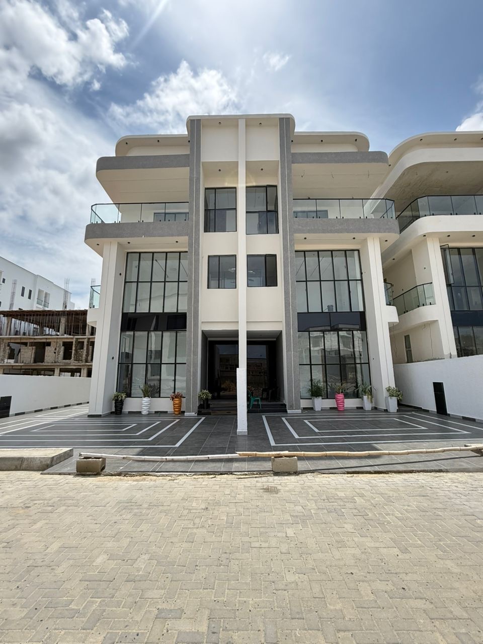 5 BEDROOM SEMI-DETACHED DUPLEX WITH SWIMMING POOL FOR SALE