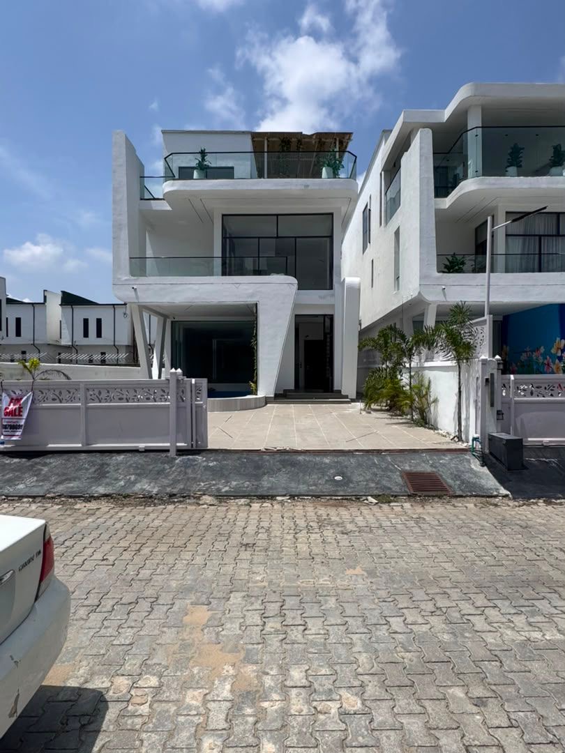This home offers the perfect blend of comfort, elegance, security, and modern functionality in one of Lekki’s most desirable residential locations.