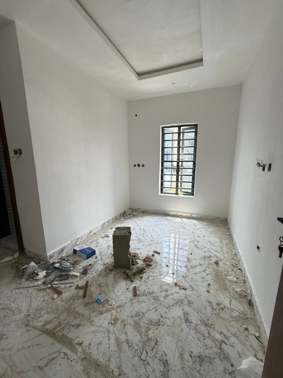 Looking for a modern home in a secure and serviced estate? This beautifully finished 4-bedroom terrace duplex offers comfort, functionality, and excellent value in one of Lekki’s most sought-after locations.