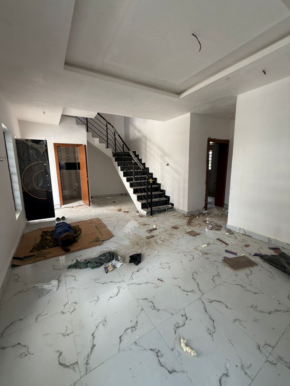 Looking for a modern home in a secure and serviced estate? This beautifully finished 4-bedroom terrace duplex offers comfort, functionality, and excellent value in one of Lekki’s most sought-after locations.