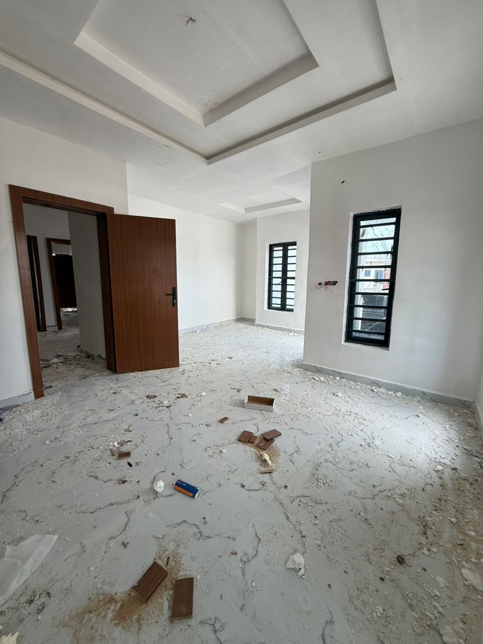 Looking for a modern home in a secure and serviced estate? This beautifully finished 4-bedroom terrace duplex offers comfort, functionality, and excellent value in one of Lekki’s most sought-after locations.