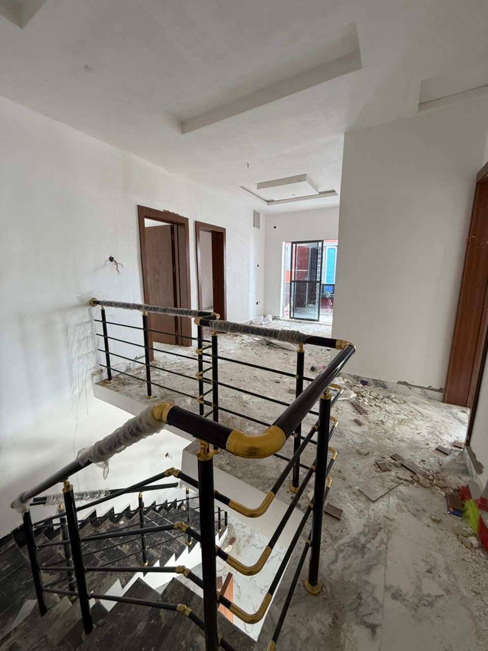 Looking for a modern home in a secure and serviced estate? This beautifully finished 4-bedroom terrace duplex offers comfort, functionality, and excellent value in one of Lekki’s most sought-after locations.