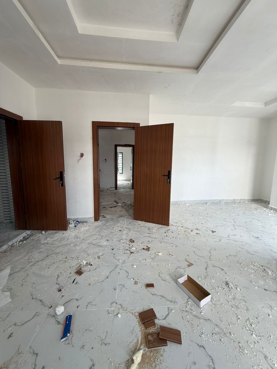 Looking for a modern home in a secure and serviced estate? This beautifully finished 4-bedroom terrace duplex offers comfort, functionality, and excellent value in one of Lekki’s most sought-after locations.