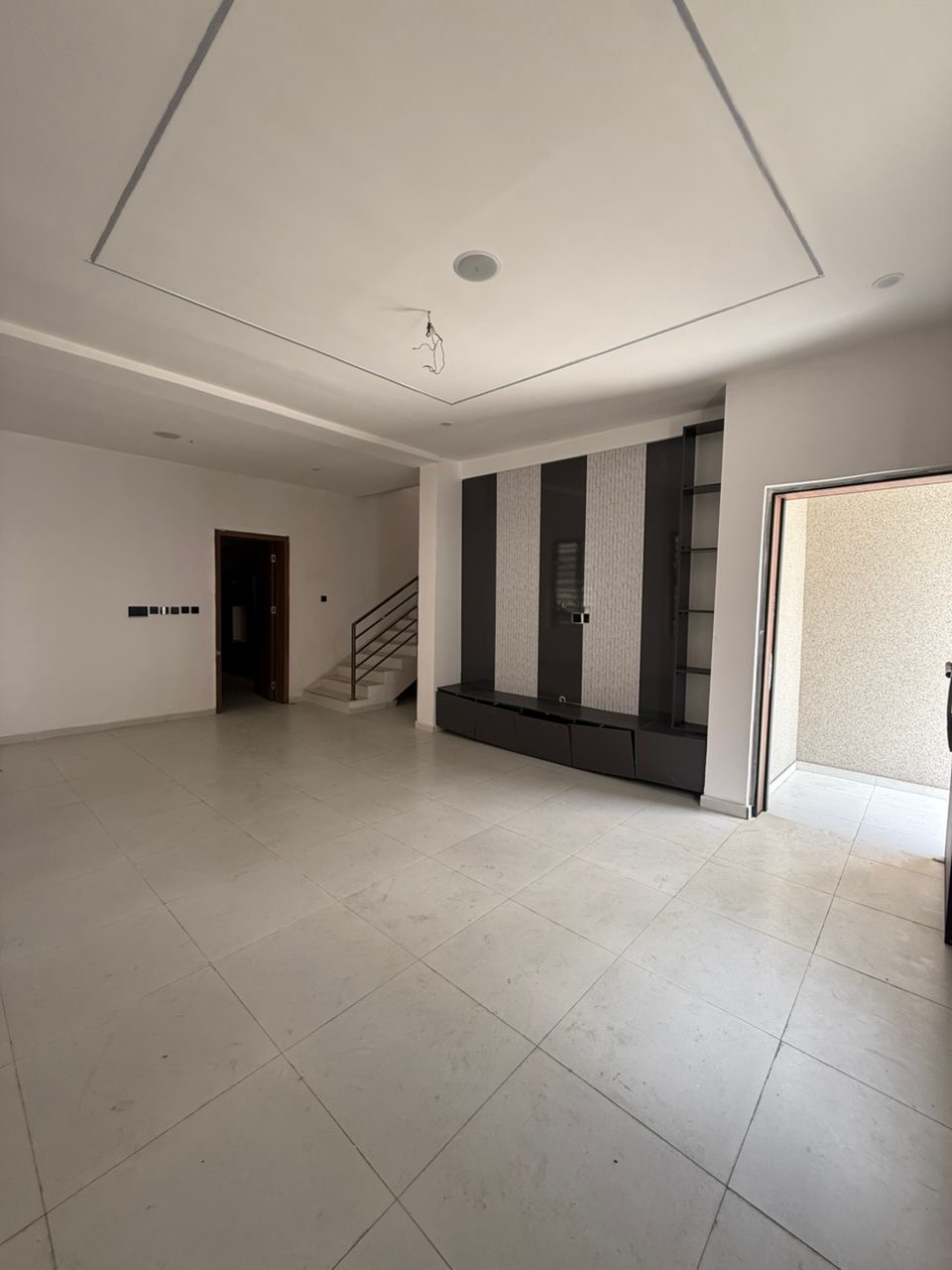 🚨 JUST 1 UNIT LEFT! 🚨 A rare opportunity to own a beautifully finished detached home in a secure estate within one of Lekki’s most desirable residential locations.