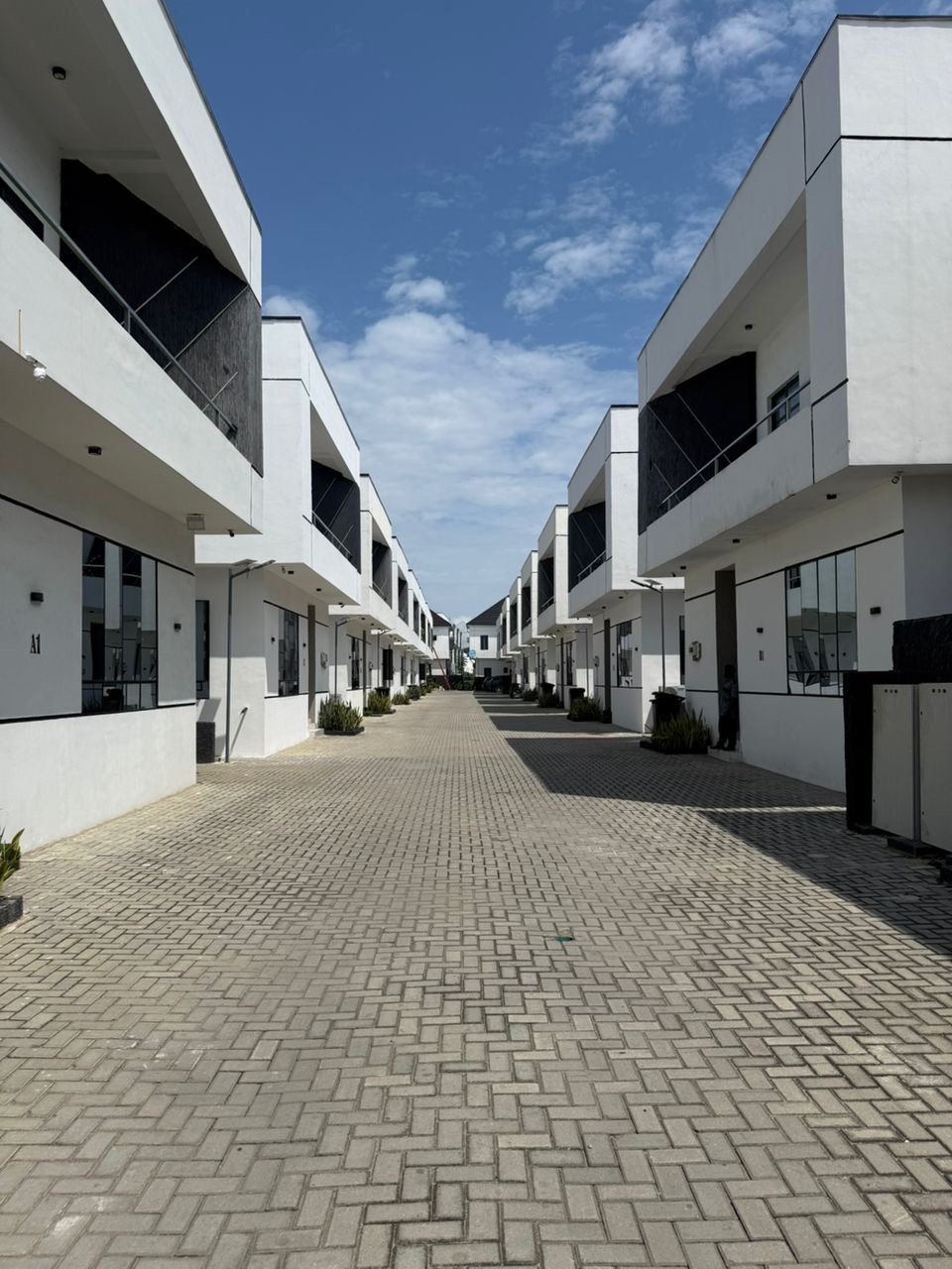 🚨 JUST 1 UNIT LEFT! 🚨 A rare opportunity to own a beautifully finished detached home in a secure estate within one of Lekki’s most desirable residential locations.