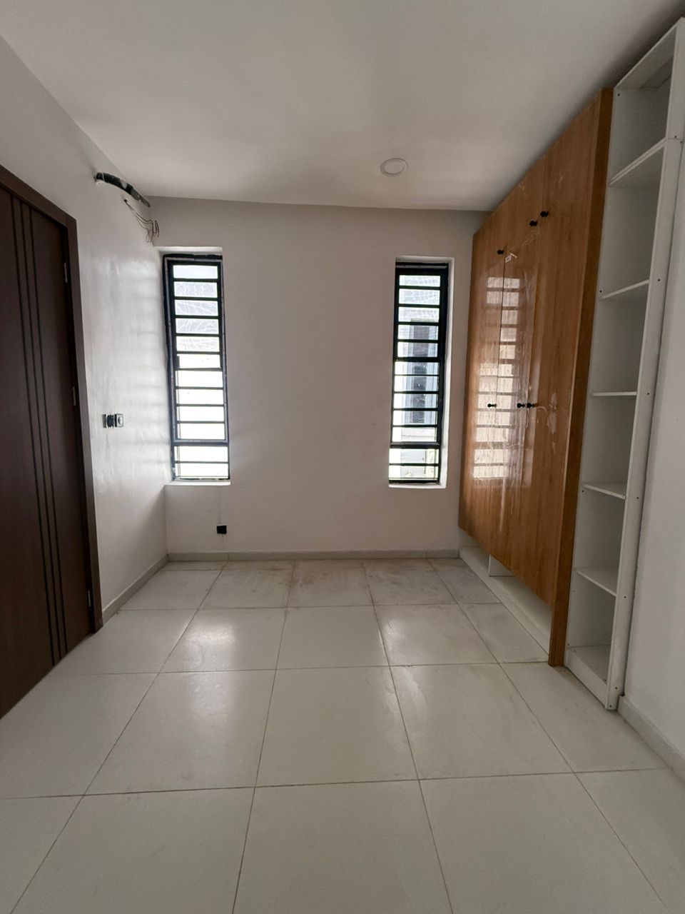 🚨 JUST 1 UNIT LEFT! 🚨 A rare opportunity to own a beautifully finished detached home in a secure estate within one of Lekki’s most desirable residential locations.