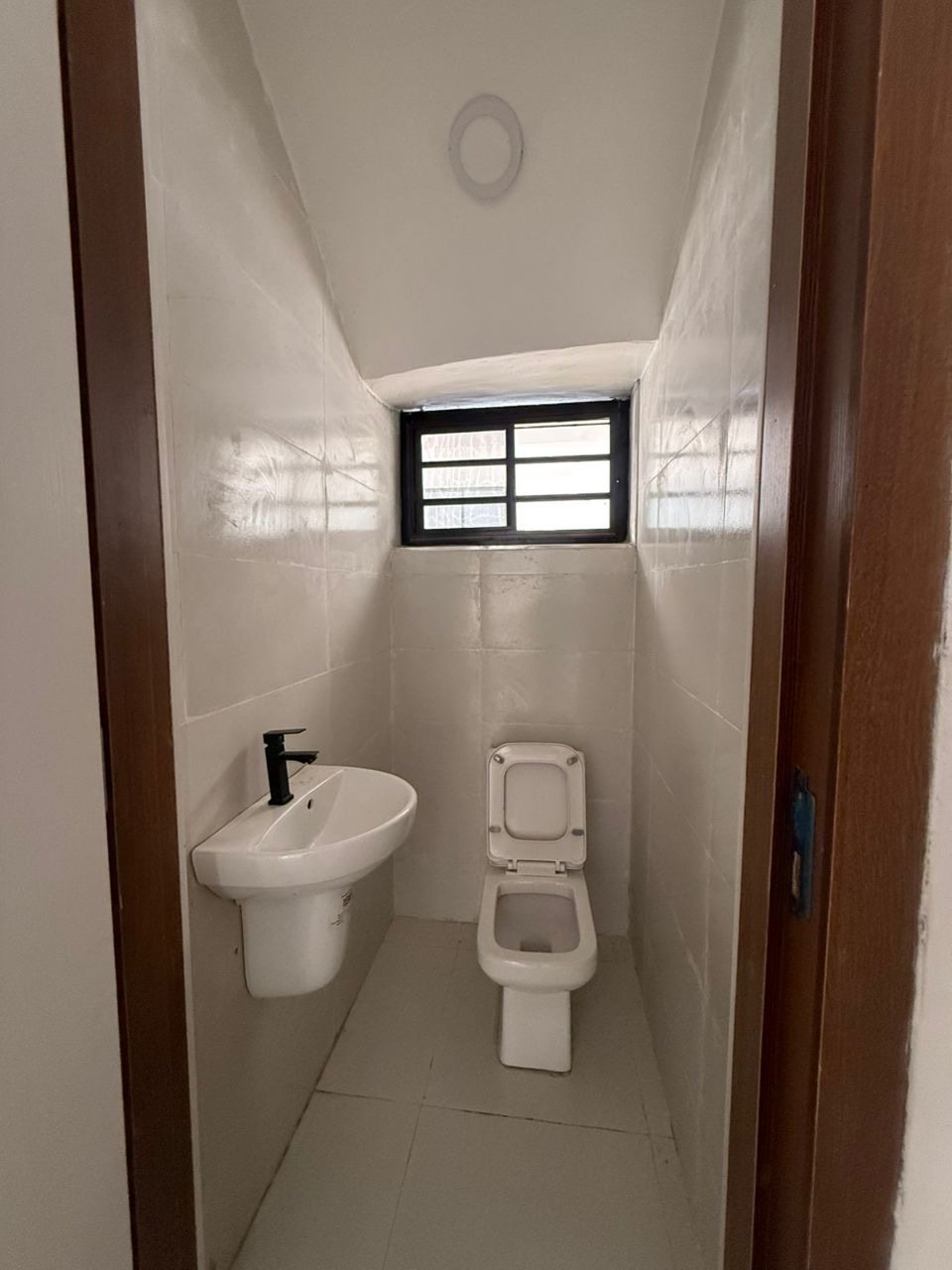 🚨 JUST 1 UNIT LEFT! 🚨 A rare opportunity to own a beautifully finished detached home in a secure estate within one of Lekki’s most desirable residential locations.