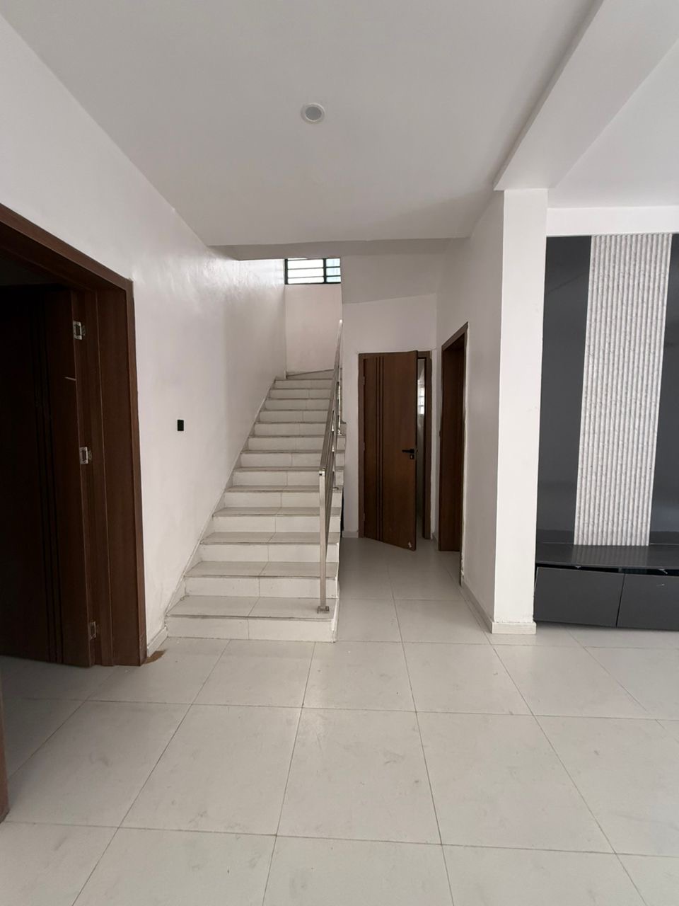 🚨 JUST 1 UNIT LEFT! 🚨 A rare opportunity to own a beautifully finished detached home in a secure estate within one of Lekki’s most desirable residential locations.