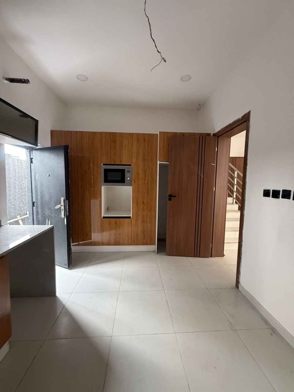 🚨 JUST 1 UNIT LEFT! 🚨 A rare opportunity to own a beautifully finished detached home in a secure estate within one of Lekki’s most desirable residential locations.