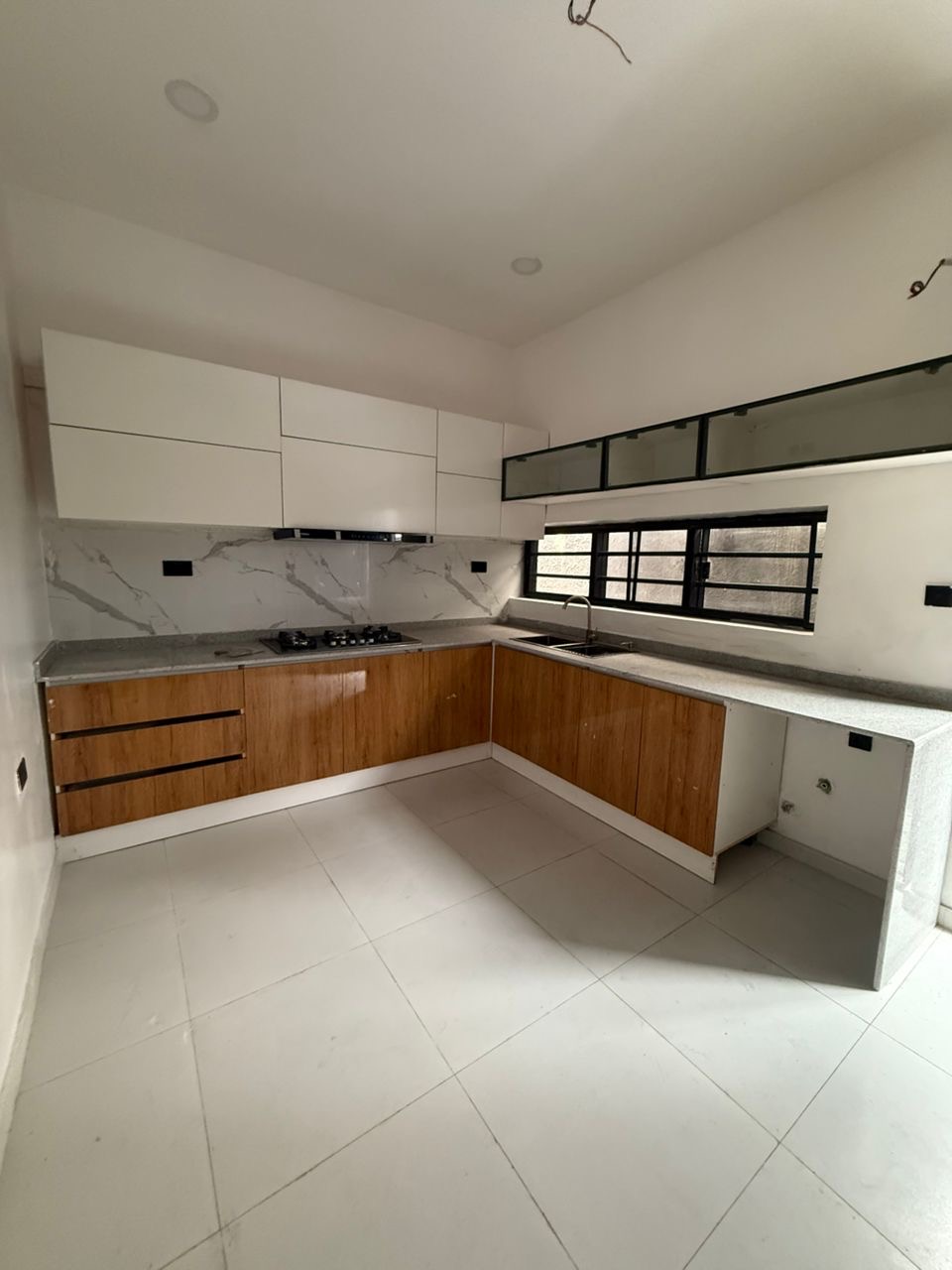 🚨 JUST 1 UNIT LEFT! 🚨 A rare opportunity to own a beautifully finished detached home in a secure estate within one of Lekki’s most desirable residential locations.
