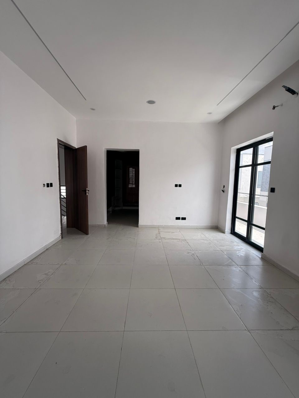 🚨 JUST 1 UNIT LEFT! 🚨 A rare opportunity to own a beautifully finished detached home in a secure estate within one of Lekki’s most desirable residential locations.