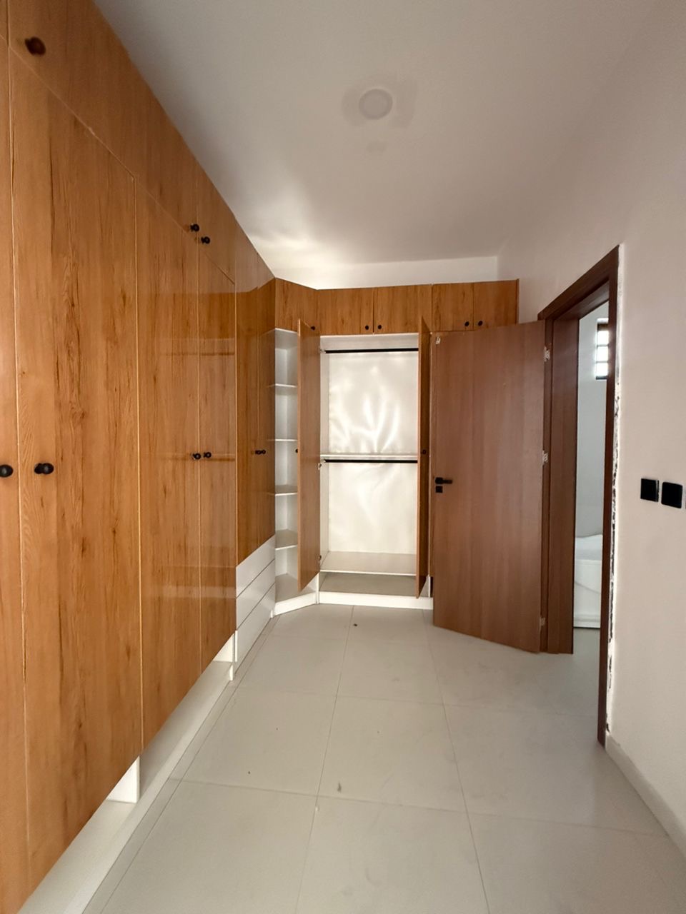 🚨 JUST 1 UNIT LEFT! 🚨 A rare opportunity to own a beautifully finished detached home in a secure estate within one of Lekki’s most desirable residential locations.