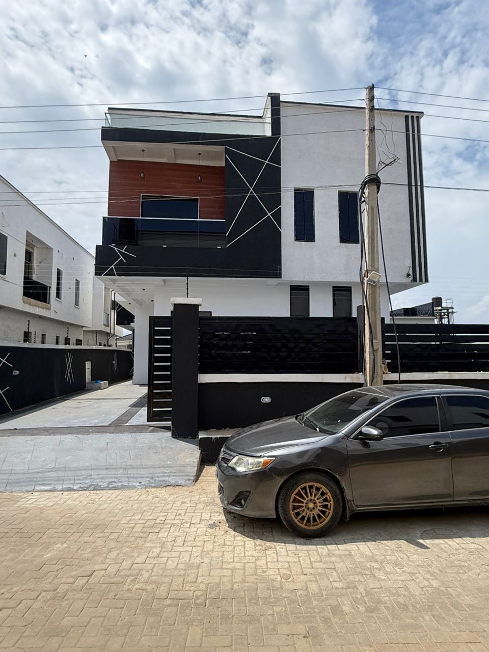 Whether you’re buying for your family or as an investment, this property offers excellent value, comfort, and long-term appreciation potential.