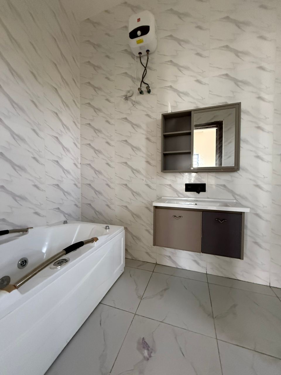 Whether you’re buying for your family or as an investment, this property offers excellent value, comfort, and long-term appreciation potential.