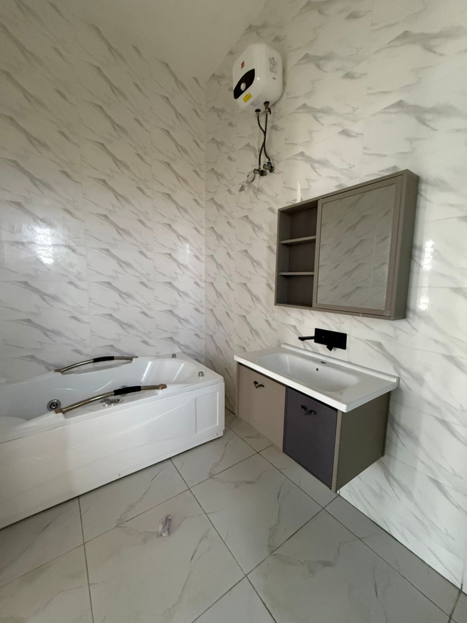 Whether you’re buying for your family or as an investment, this property offers excellent value, comfort, and long-term appreciation potential.