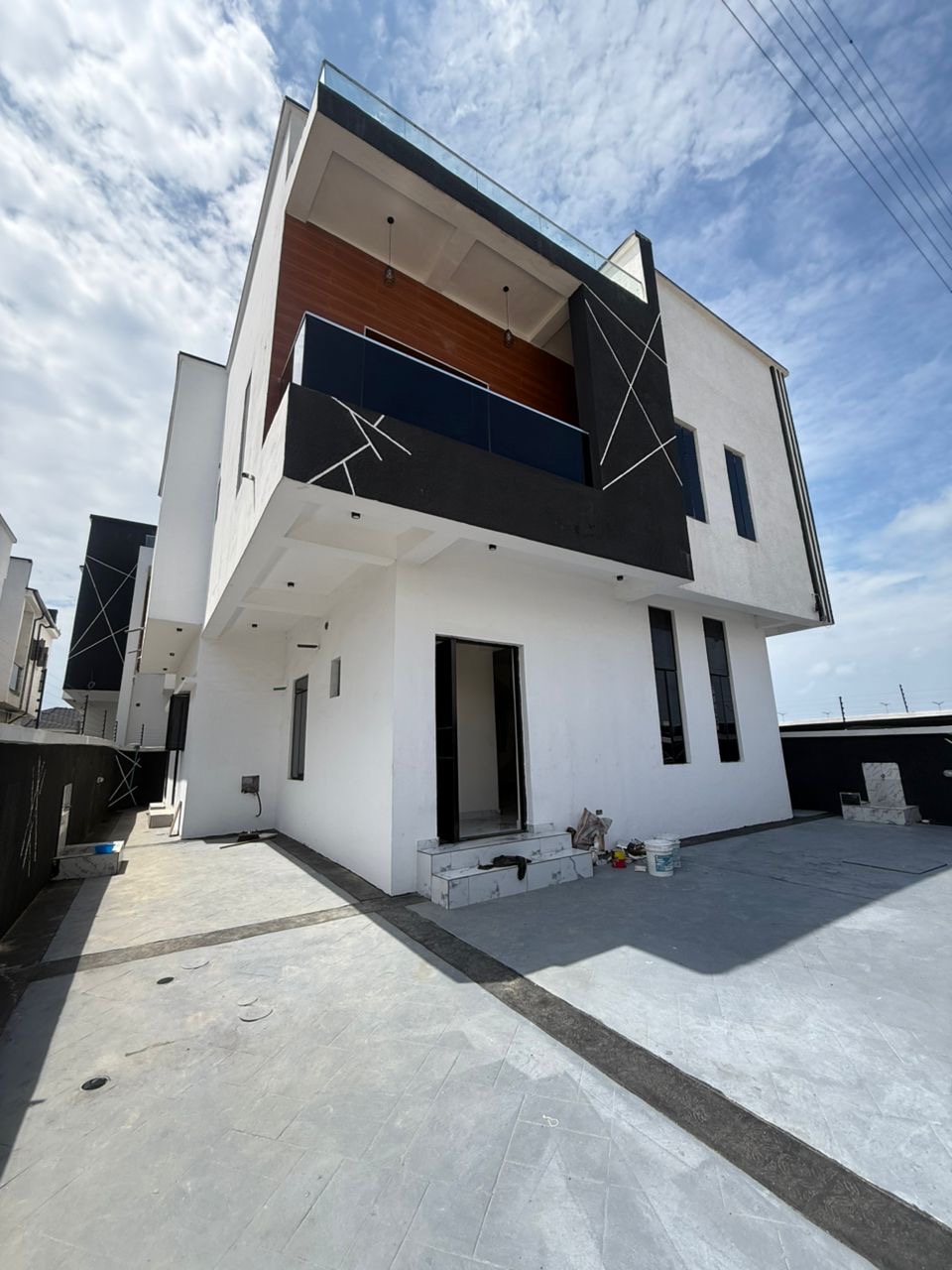 Whether you’re buying for your family or as an investment, this property offers excellent value, comfort, and long-term appreciation potential.