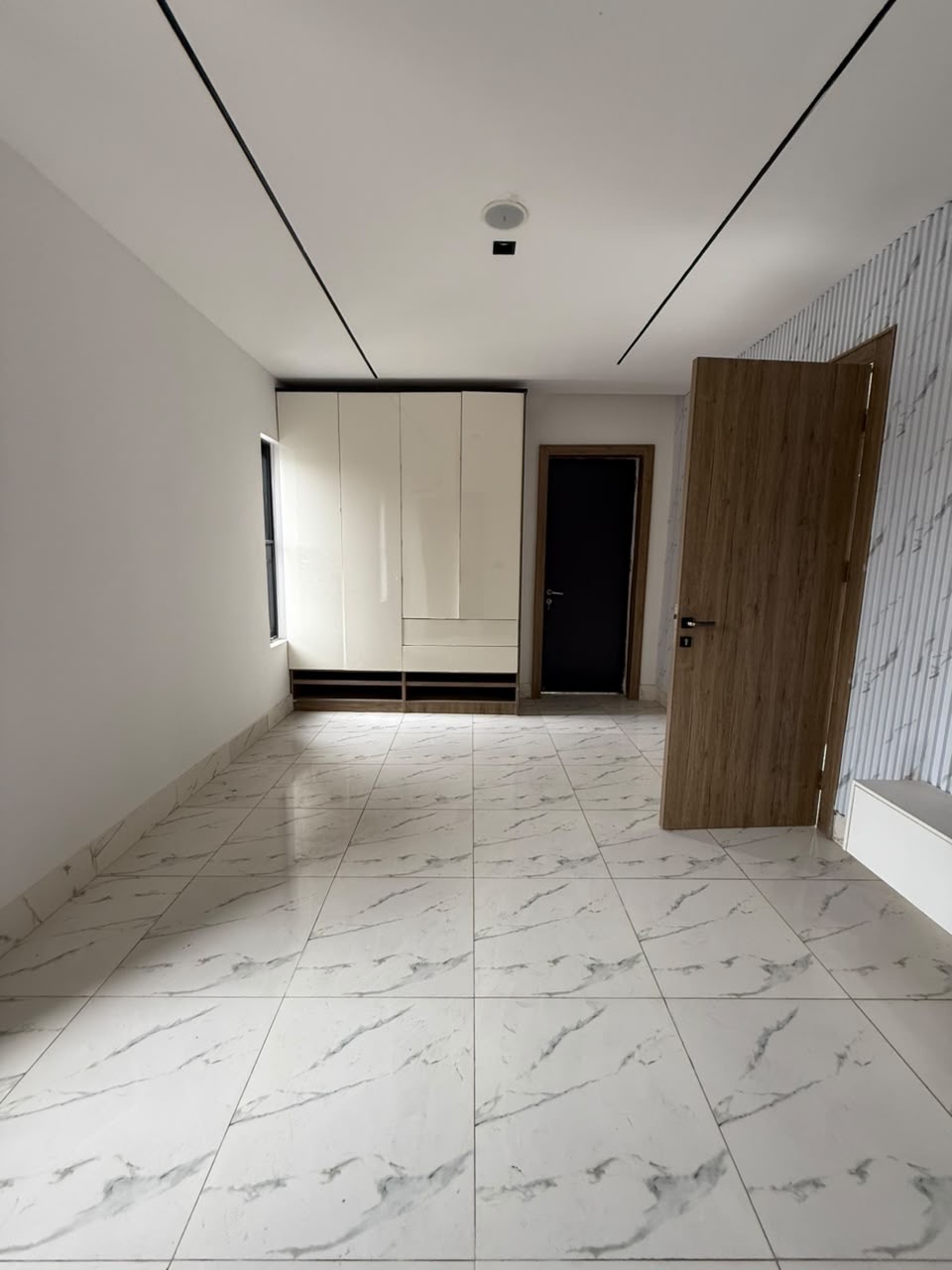 Own a beautifully designed 1 & 2 Bedroom apartment in one of Lekki’s most desirable neighborhoods. 