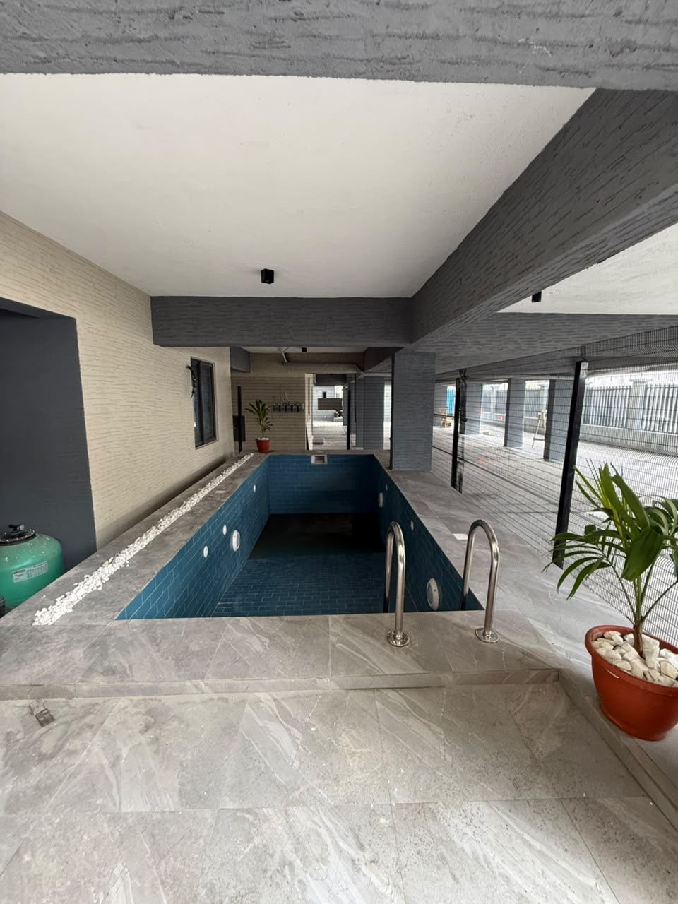 Own a beautifully designed 1 & 2 Bedroom apartment in one of Lekki’s most desirable neighborhoods. 