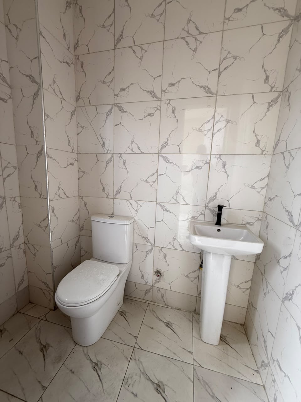 Own a beautifully designed 1 & 2 Bedroom apartment in one of Lekki’s most desirable neighborhoods. 