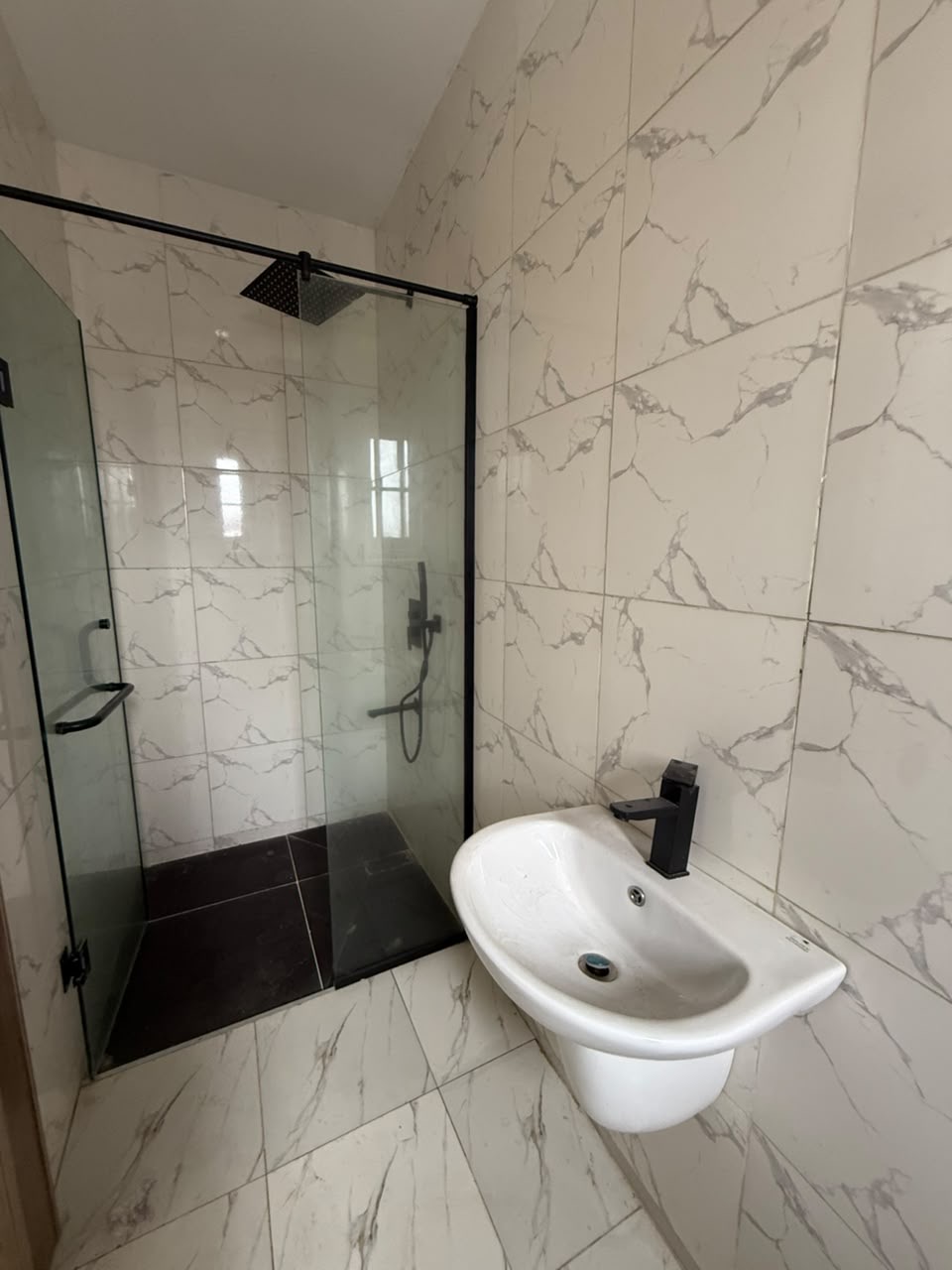 Own a beautifully designed 1 & 2 Bedroom apartment in one of Lekki’s most desirable neighborhoods. 