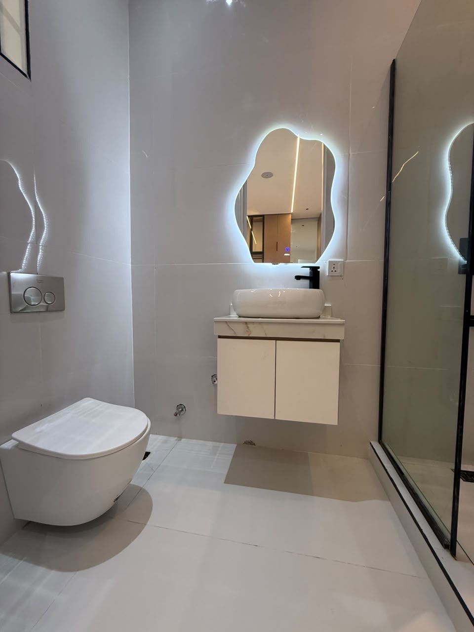 NEWLY BUILT 5 BEDROOM FULLY DETACHED SMART DUPLEX FOR SALE