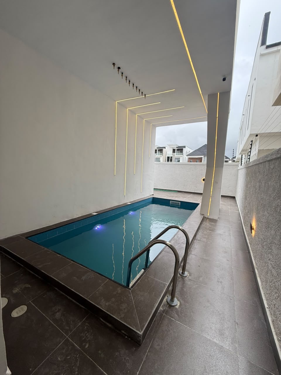 NEWLY BUILT 5 BEDROOM FULLY DETACHED SMART DUPLEX FOR SALE