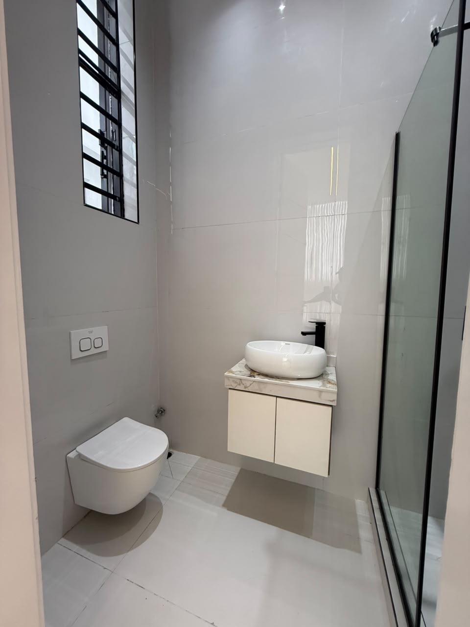 NEWLY BUILT 5 BEDROOM FULLY DETACHED SMART DUPLEX FOR SALE