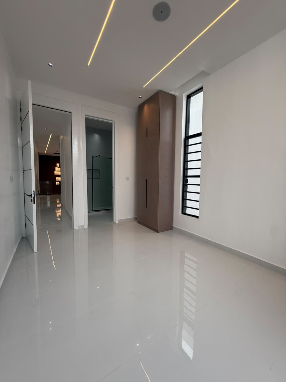 NEWLY BUILT 5 BEDROOM FULLY DETACHED SMART DUPLEX FOR SALE