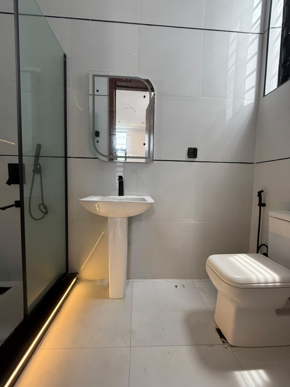 this home offers premium finishing, excellent functionality, and long-term value in the heart of Lekki.