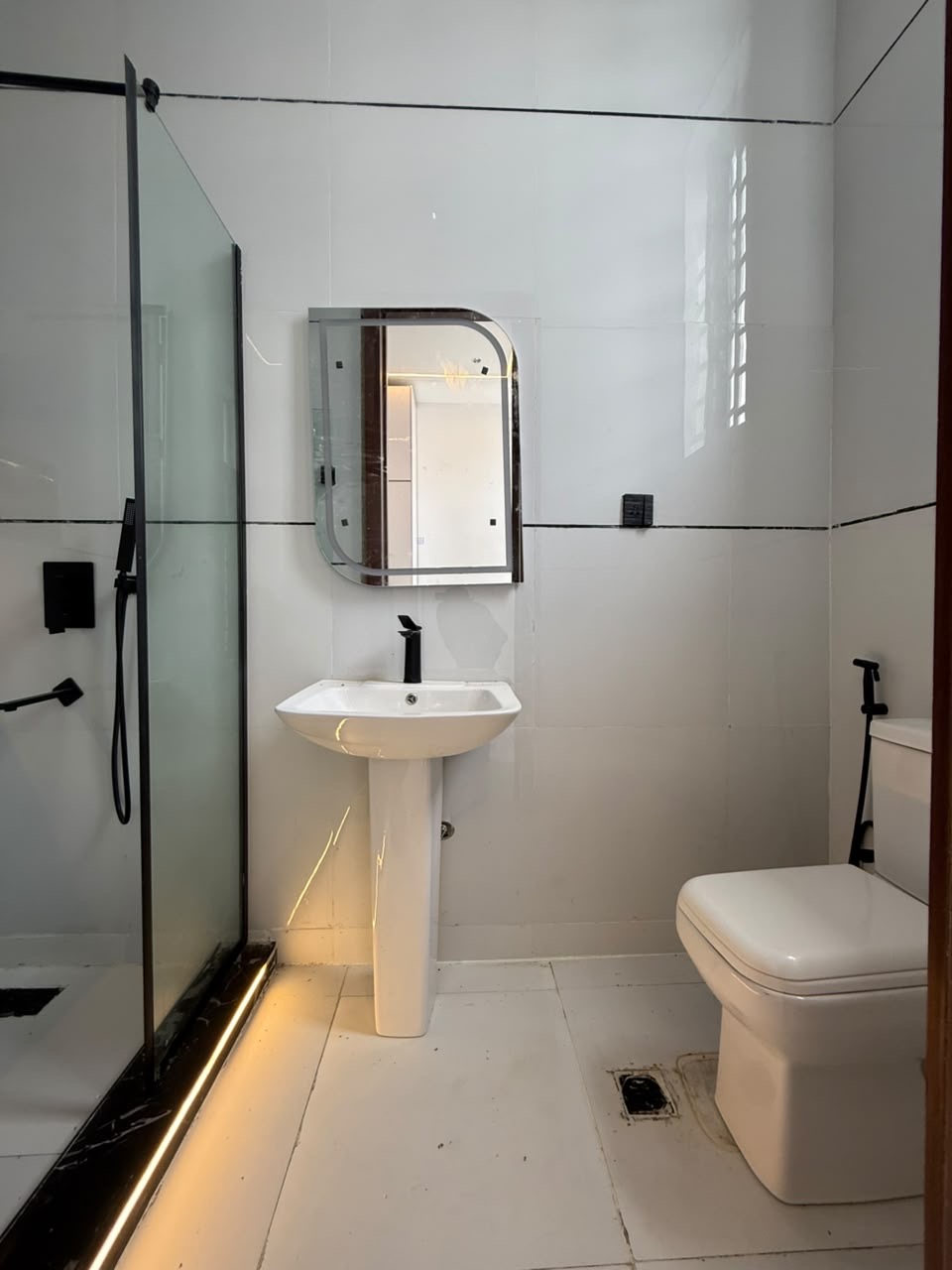 this home offers premium finishing, excellent functionality, and long-term value in the heart of Lekki.