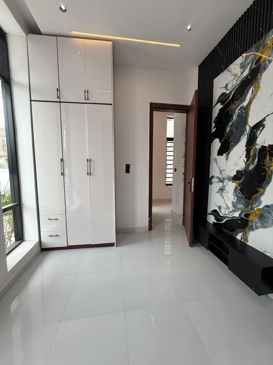 this home offers premium finishing, excellent functionality, and long-term value in the heart of Lekki.