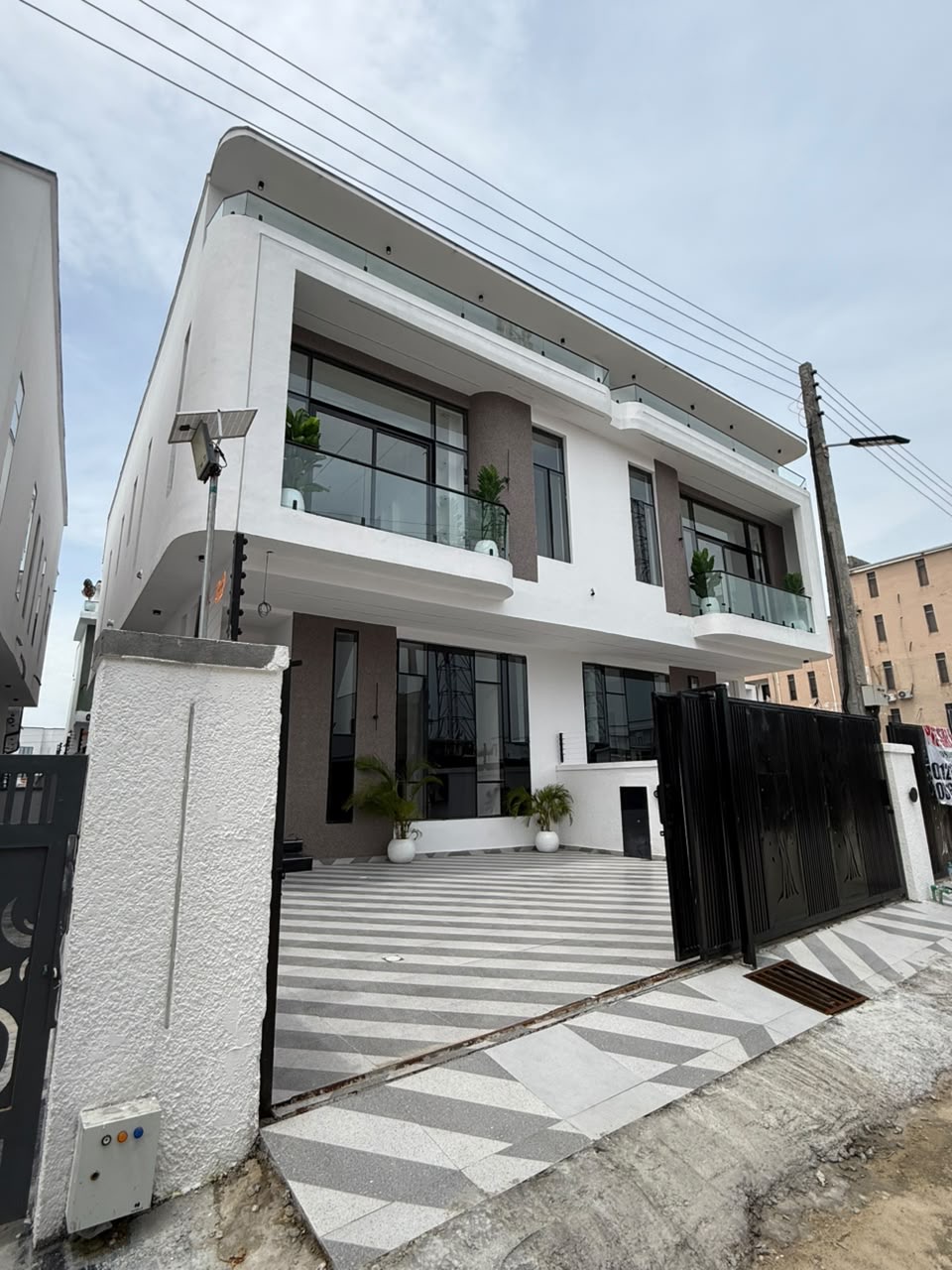 this home offers premium finishing, excellent functionality, and long-term value in the heart of Lekki.