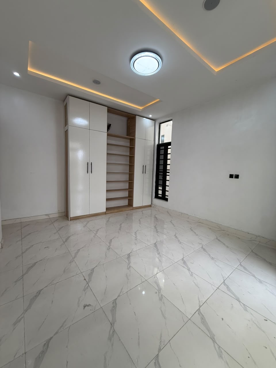 A brand-new home in a secure and well-connected part of Sangotedo. Pay and move-in
