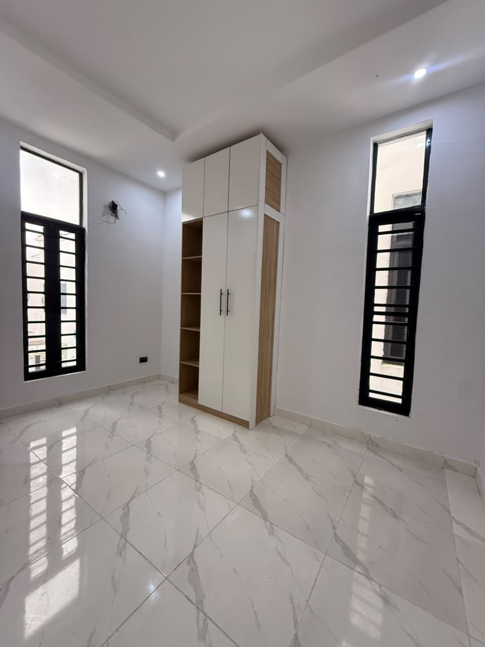 A brand-new home in a secure and well-connected part of Sangotedo. Pay and move-in