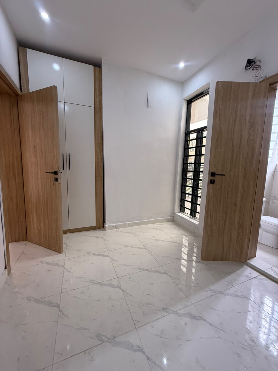A brand-new home in a secure and well-connected part of Sangotedo. Pay and move-in