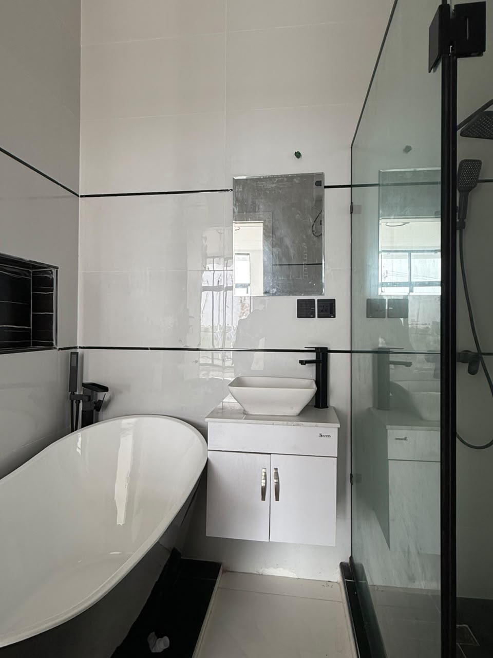 A brand-new property in a secure and well-connected part of Sangotedo, ideal for comfortable family living or a valuable real estate investment.