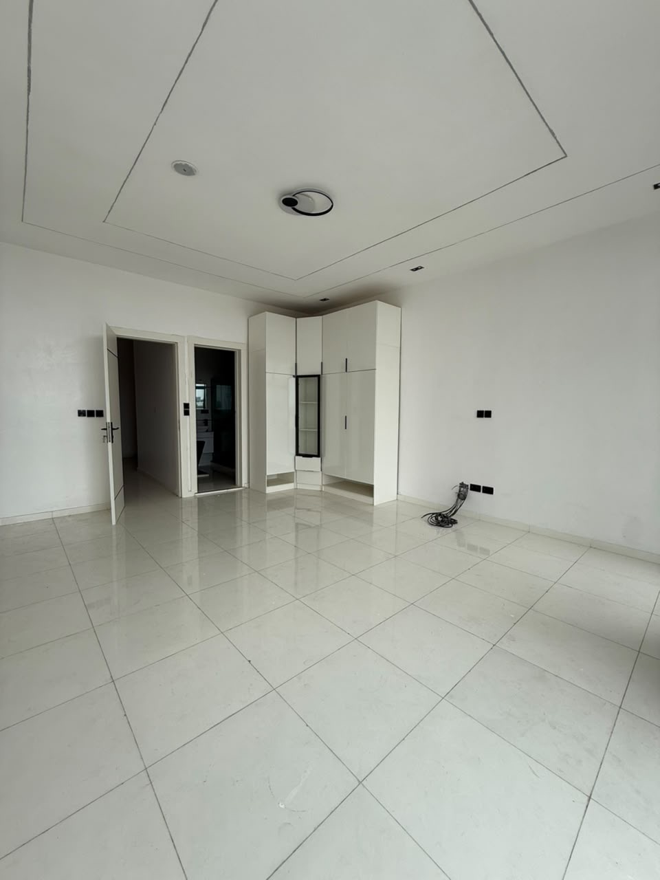 A brand-new property in a secure and well-connected part of Sangotedo, ideal for comfortable family living or a valuable real estate investment.