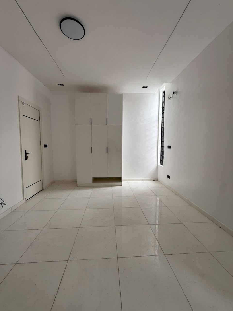 A brand-new property in a secure and well-connected part of Sangotedo, ideal for comfortable family living or a valuable real estate investment.