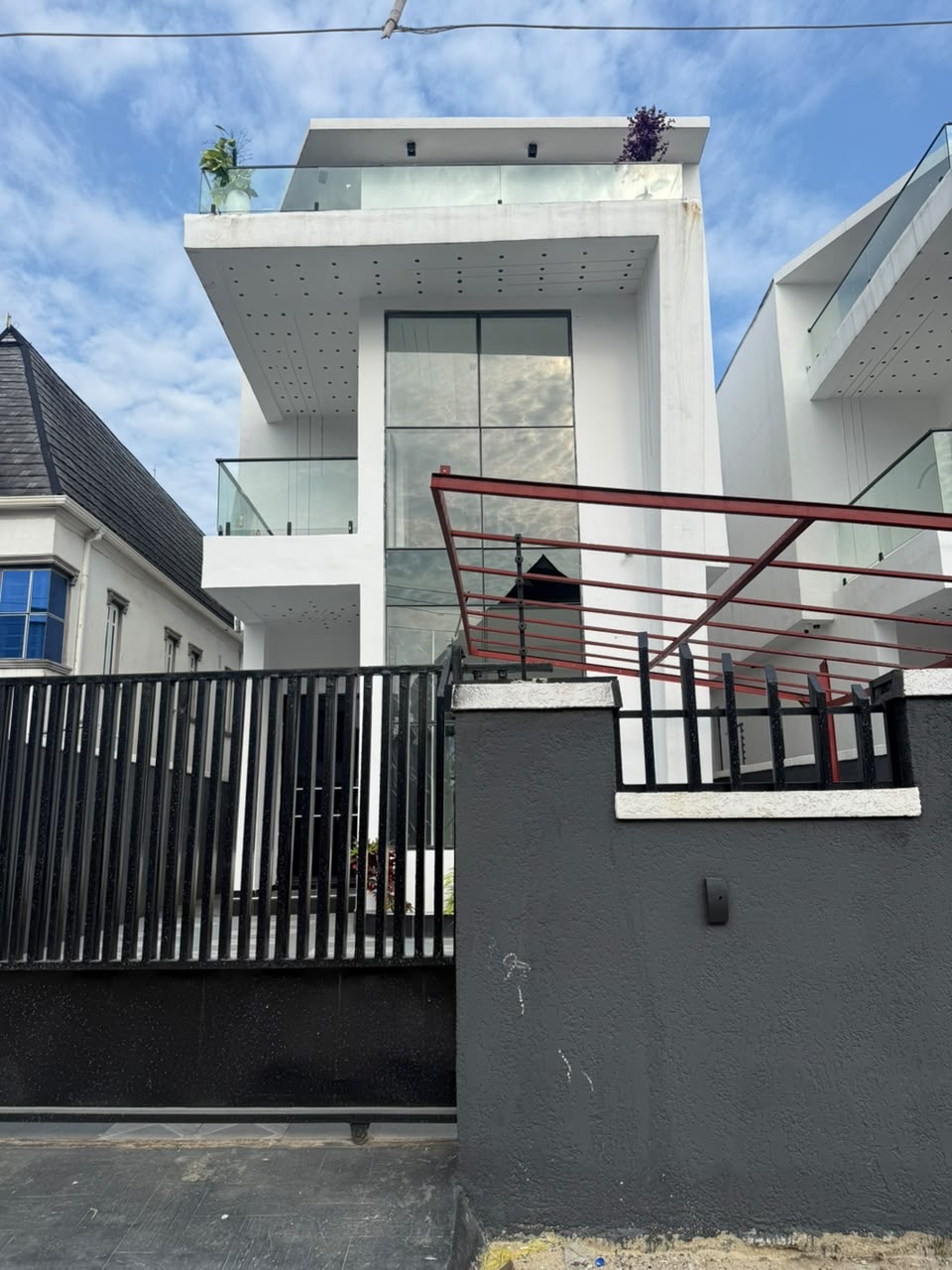 A brand-new family home in a secure and well-connected part of Sangotedo — ideal for comfortable living or long-term investment