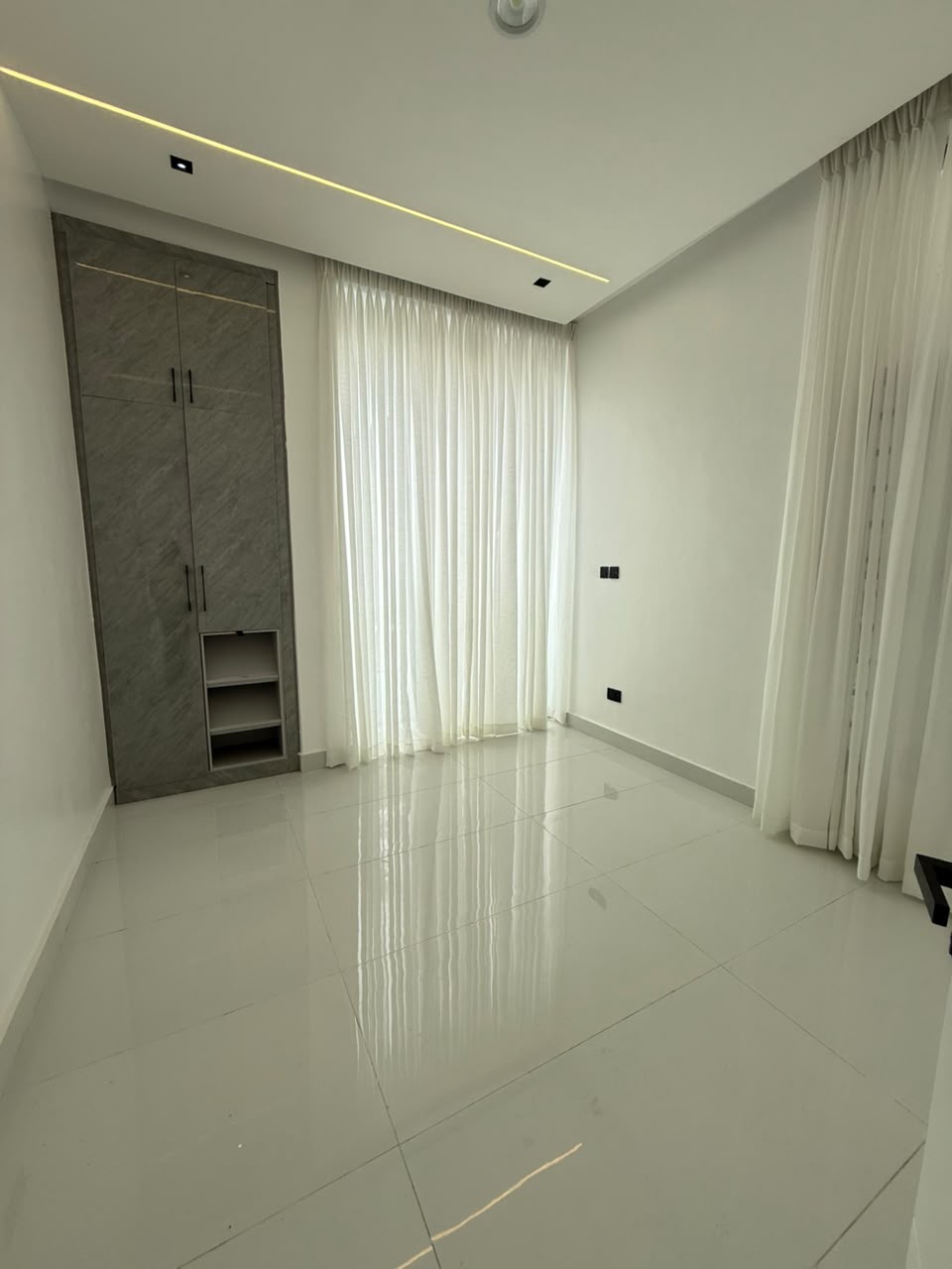 A well-finished contemporary home for buyers who want space, modern technology, privacy, and premium comfort in Orchid, Lekki.
