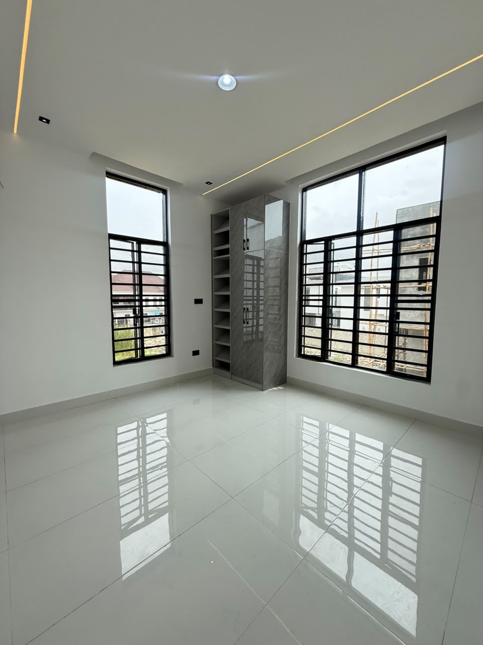 A well-finished contemporary home for buyers who want space, modern technology, privacy, and premium comfort in Orchid, Lekki.