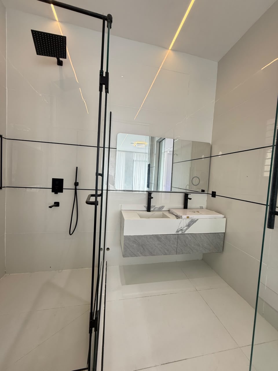 A well-finished contemporary home for buyers who want space, modern technology, privacy, and premium comfort in Orchid, Lekki.