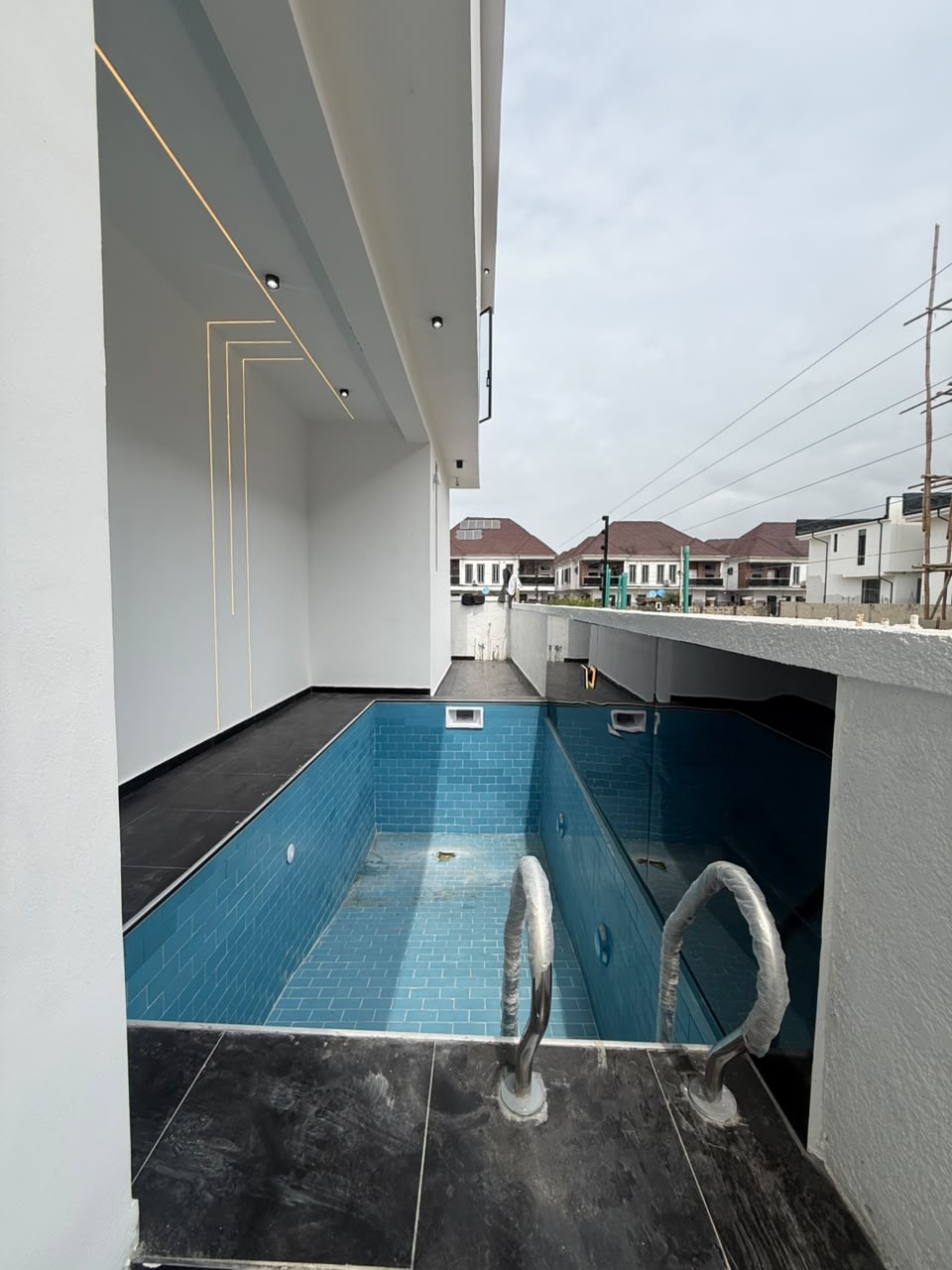 A well-finished contemporary home for buyers who want space, modern technology, privacy, and premium comfort in Orchid, Lekki.