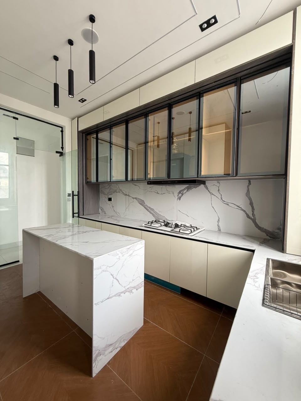 A beautifully designed contemporary home offering comfort, privacy, and modern living in a prime Chevron location.