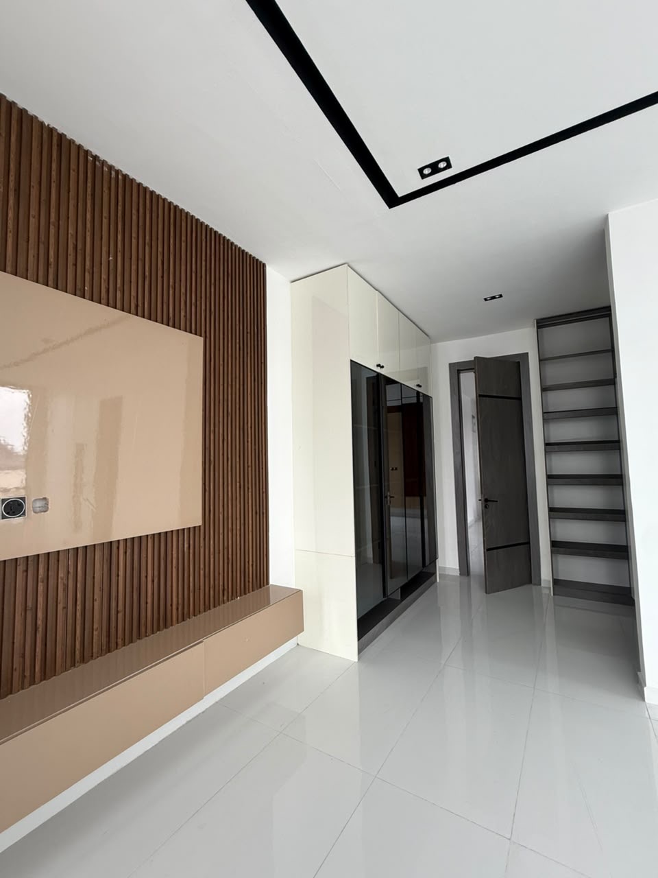 A beautifully designed contemporary home offering comfort, privacy, and modern living in a prime Chevron location.