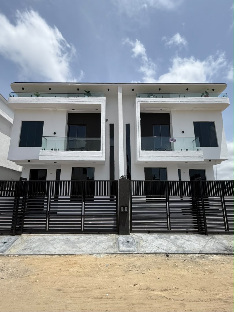 🏡 FOR SALE | 4-BEDROOM SEMI-DETACHED DUPLEX